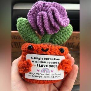 New crocheted flower